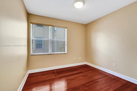 House in Miramar, Florida 4 bedrooms, 251.49 sq.m. № 1874374 - photo 29