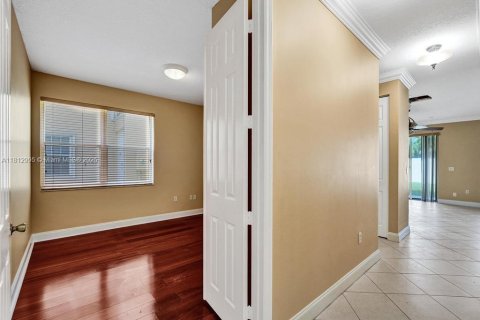 House in Miramar, Florida 4 bedrooms, 251.49 sq.m. № 1874374 - photo 28