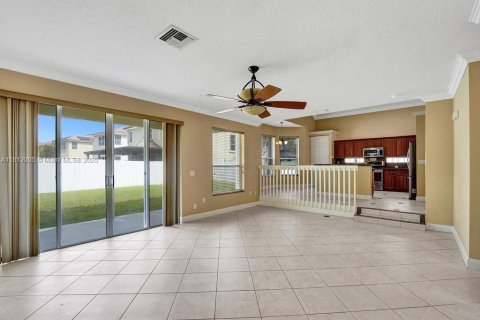 House in Miramar, Florida 4 bedrooms, 251.49 sq.m. № 1874374 - photo 23