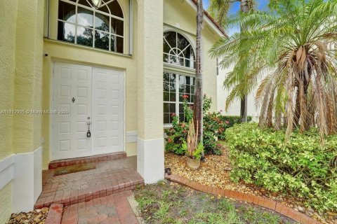House in Miramar, Florida 4 bedrooms, 251.49 sq.m. № 1874374 - photo 4