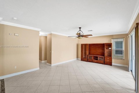 House in Miramar, Florida 4 bedrooms, 251.49 sq.m. № 1874374 - photo 20