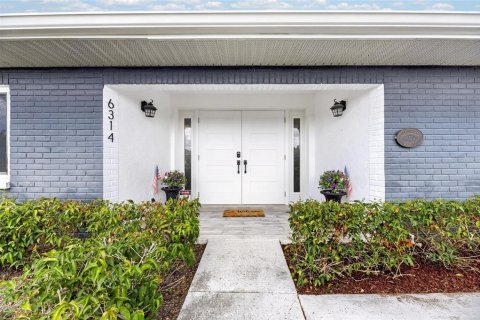 Villa ou maison à vendre à Apollo Beach, Floride: 3 chambres, 168.52 m2 № 2312812 - photo 6