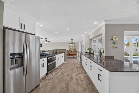 Villa ou maison à vendre à Apollo Beach, Floride: 3 chambres, 168.52 m2 № 2312812 - photo 20