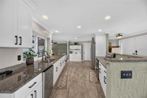 Villa ou maison à vendre à Apollo Beach, Floride: 3 chambres, 168.52 m2 № 2312812 - photo 17