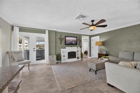 Villa ou maison à vendre à Apollo Beach, Floride: 3 chambres, 168.52 m2 № 2312812 - photo 23