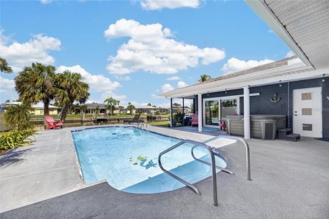 Villa ou maison à vendre à Apollo Beach, Floride: 3 chambres, 168.52 m2 № 2312812 - photo 2