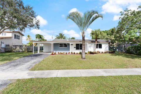 Casa en venta en Coconut Creek, Florida, 3 dormitorios, 128.86 m2 № 1923217 - foto 1