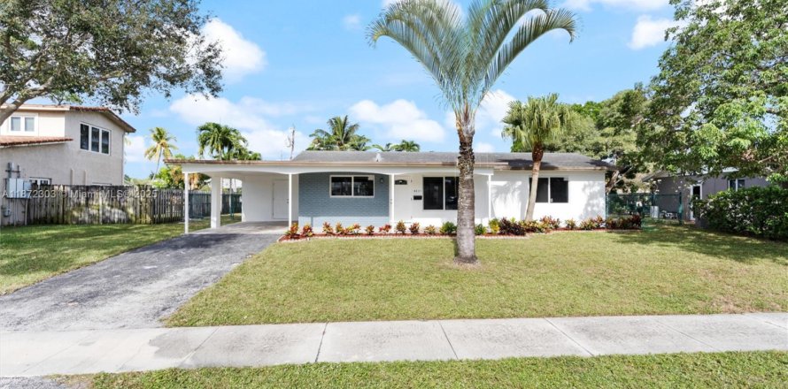 Casa en Coconut Creek, Florida 3 dormitorios, 128.86 m2 № 1923217