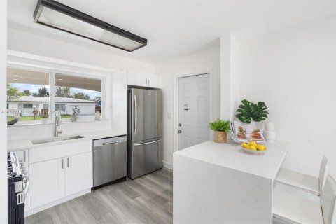 Casa en venta en Coconut Creek, Florida, 3 dormitorios, 128.86 m2 № 1923217 - foto 7