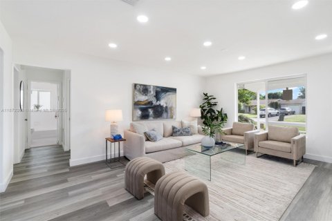 Casa en venta en Coconut Creek, Florida, 3 dormitorios, 128.86 m2 № 1923217 - foto 5