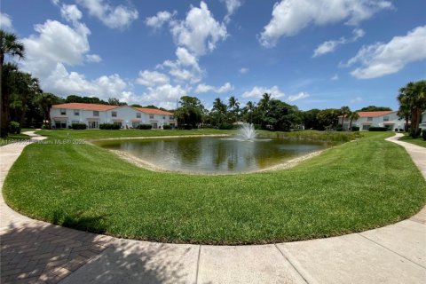 Купить таунхаус в Бока-Ратон, Флорида 3 спальни, 134.24м2, № 1896823 - фото 26