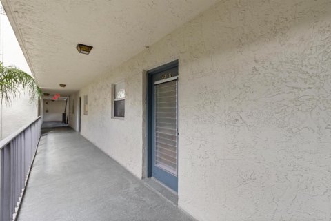 Condo in North Lauderdale, Florida, 2 bedrooms  № 2081503 - photo 18