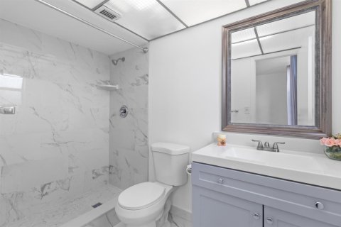 Condo in North Lauderdale, Florida, 2 bedrooms  № 2081503 - photo 13