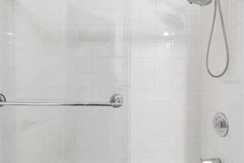 Condo in Tampa, Florida, 2 bedrooms № 1869634 - photo 19