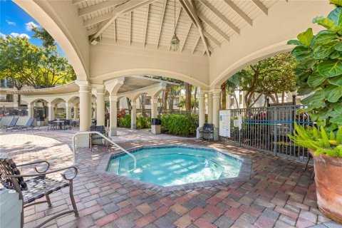 Condo in Tampa, Florida, 2 bedrooms № 1869634 - photo 29