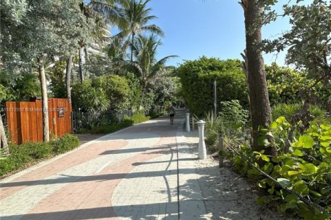 Condominio en venta en Miami Beach, Florida, 2 dormitorios, 100.8 m2 № 1980505 - foto 28