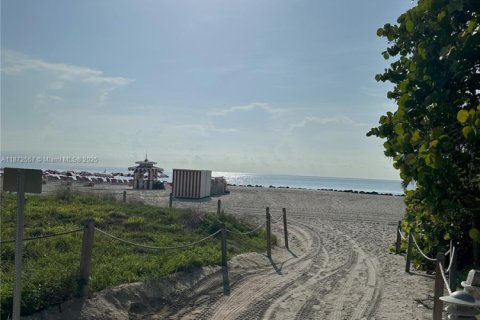 Condominio en venta en Miami Beach, Florida, 2 dormitorios, 100.8 m2 № 1980505 - foto 29