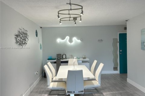 Condominio en venta en Miami Beach, Florida, 2 dormitorios, 100.8 m2 № 1980505 - foto 9