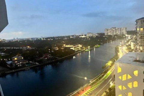 Condominio en venta en Miami Beach, Florida, 2 dormitorios, 100.8 m2 № 1980505 - foto 14