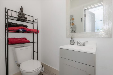 Купить виллу или дом в Пемброк-Пайнс, Флорида 4 спальни, 141.03м2, № 2023969 - фото 22