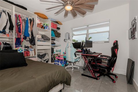 Купить виллу или дом в Пемброк-Пайнс, Флорида 4 спальни, 141.03м2, № 2023969 - фото 11