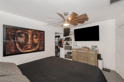 Купить виллу или дом в Пемброк-Пайнс, Флорида 4 спальни, 141.03м2, № 2023969 - фото 19