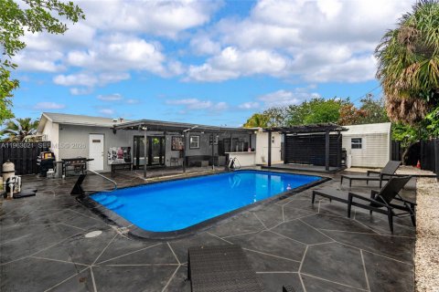 Купить виллу или дом в Пемброк-Пайнс, Флорида 4 спальни, 141.03м2, № 2023969 - фото 26