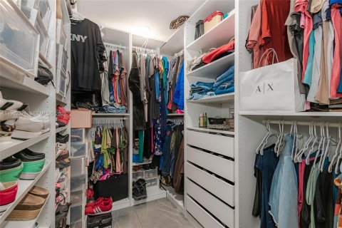 Купить виллу или дом в Пемброк-Пайнс, Флорида 4 спальни, 141.03м2, № 2023969 - фото 20