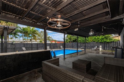 Купить виллу или дом в Пемброк-Пайнс, Флорида 4 спальни, 141.03м2, № 2023969 - фото 25