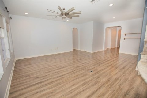 Casa en venta en Wesley Chapel, Florida, 4 dormitorios, 243.13 m2 № 1901559 - foto 18