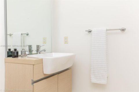 Copropriété à vendre à Miami, Floride: 2 chambres, 142.98 m2 № 2183484 - photo 29