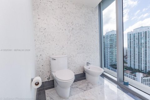 Copropriété à vendre à Miami, Floride: 2 chambres, 142.98 m2 № 2183484 - photo 23