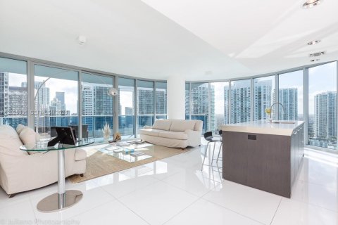 Condo à Miami, Floride, 2 chambres  № 2183484