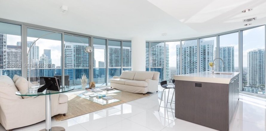 Condo à Miami, Floride, 2 chambres  № 2183484