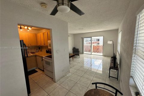Copropriété à vendre à North Miami Beach, Floride: 41.34 m2 № 2058376 - photo 17