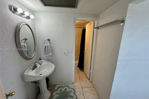 Copropriété à vendre à North Miami Beach, Floride: 41.34 m2 № 2058376 - photo 11