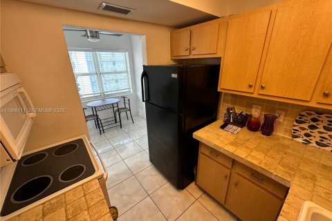 Copropriété à vendre à North Miami Beach, Floride: 41.34 m2 № 2058376 - photo 16