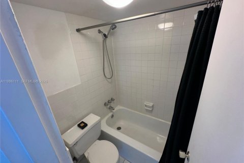 Copropriété à vendre à North Miami Beach, Floride: 41.34 m2 № 2058376 - photo 12