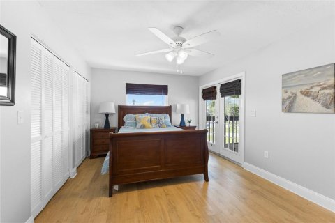 House in Madeira Beach, Florida 3 bedrooms, 192.68 sq.m. № 2391012 - photo 15