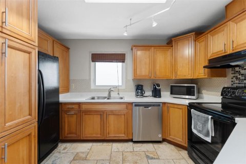 House in Madeira Beach, Florida 3 bedrooms, 192.68 sq.m. № 2391012 - photo 22