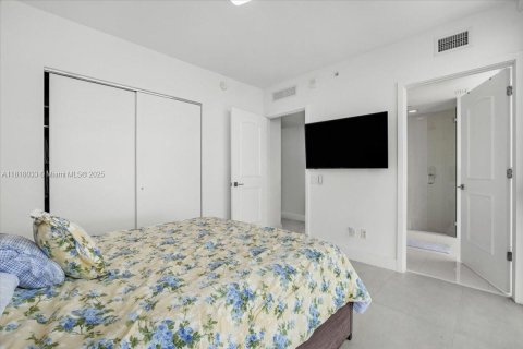 Condo in Miami, Florida, 3 bedrooms  № 1775251 - photo 28