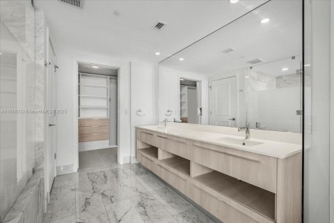 Condo in Miami, Florida, 3 bedrooms  № 1775251 - photo 25