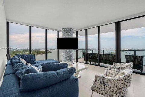 Condo in Miami, Florida, 3 bedrooms  № 1775251 - photo 4