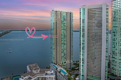 Condo in Miami, Florida, 3 bedrooms  № 1775251 - photo 3