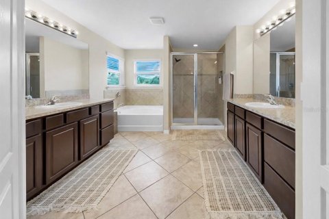 House in Parrish, Florida 5 bedrooms, 344.3 sq.m. № 2222051 - photo 23