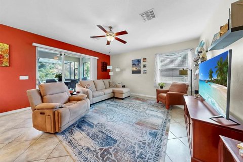 House in Parrish, Florida 5 bedrooms, 344.3 sq.m. № 2222051 - photo 9