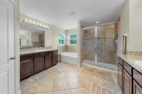 House in Parrish, Florida 5 bedrooms, 344.3 sq.m. № 2222051 - photo 22