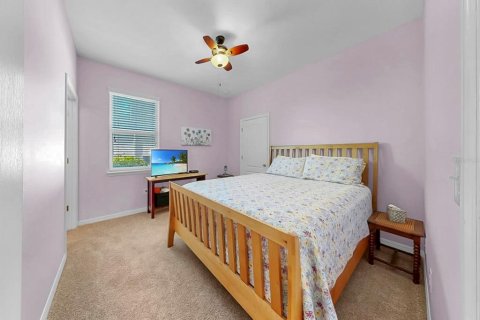 House in Parrish, Florida 5 bedrooms, 344.3 sq.m. № 2222051 - photo 16