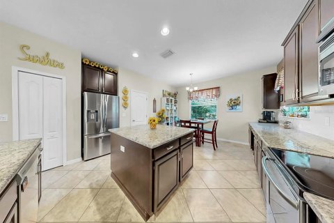 House in Parrish, Florida 5 bedrooms, 344.3 sq.m. № 2222051 - photo 13