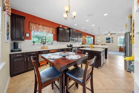 House in Parrish, Florida 5 bedrooms, 344.3 sq.m. № 2222051 - photo 11